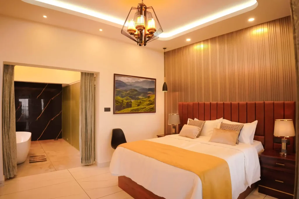 best location to stay in munnar